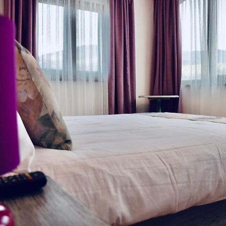 Bed and Breakfast Casa Ankeli Буштені Екстер'єр фото